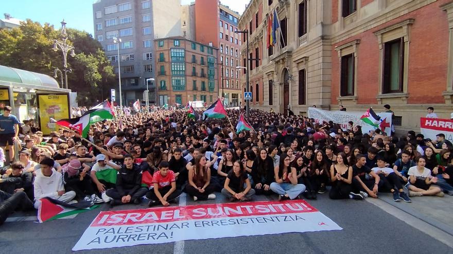 Estudiantes y docentes alzan la voz en Navarra contra el genocidio en Palestina