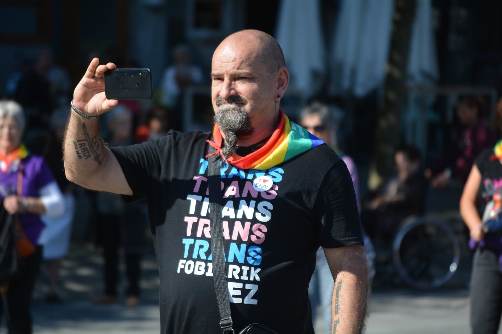 En imágenes: Ondarroa celebra el Día del Abrazo a la Diversidad