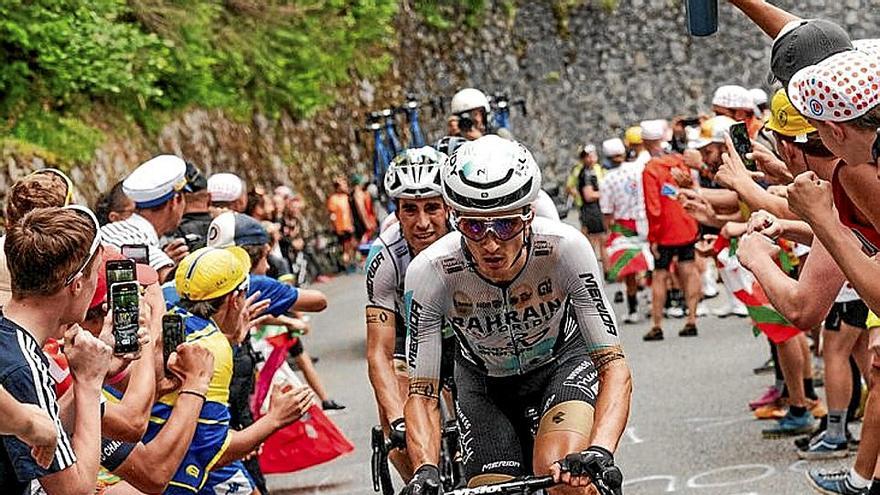 Pello Bilbao y Landa, en Cauterets.  | FOTO: BAHRAIN / SPRINT CYCLING