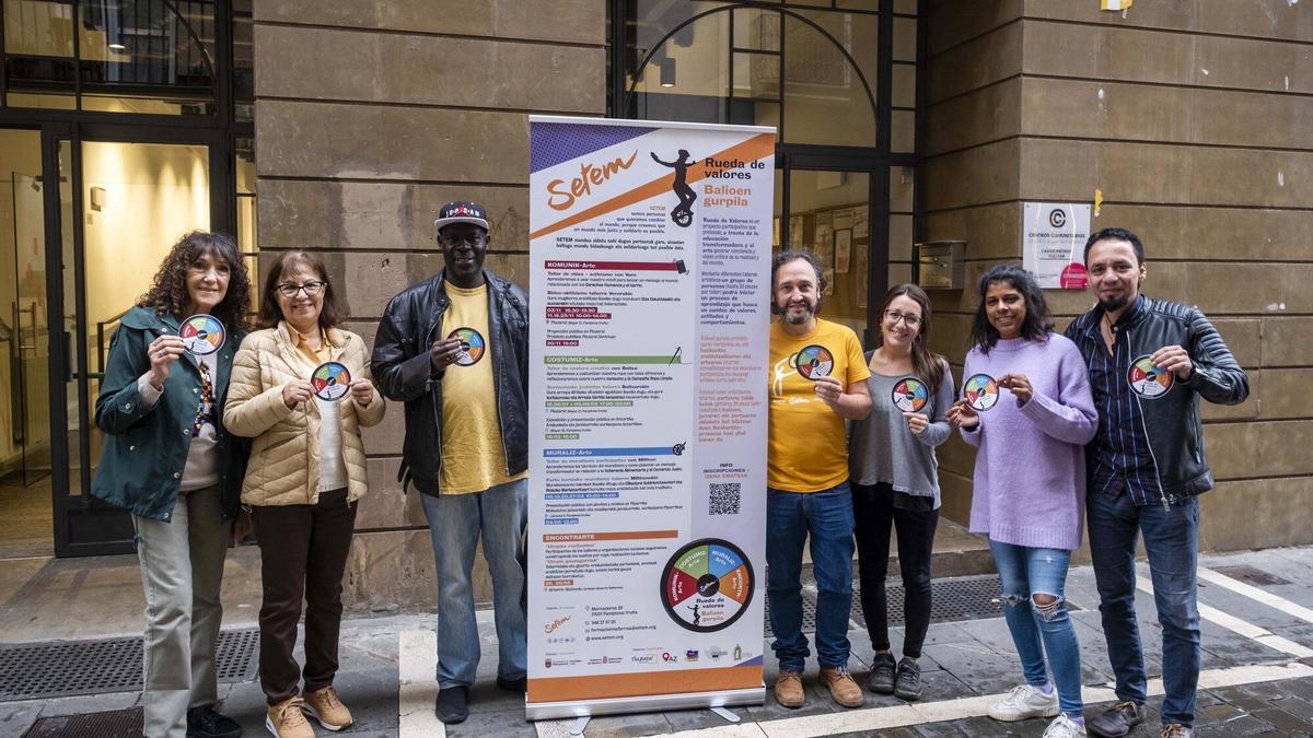 Presentación en 2023 de Rueda de Valores, iniciativa de SETEM que une educación transformadora y arte a través de talleres creativos.