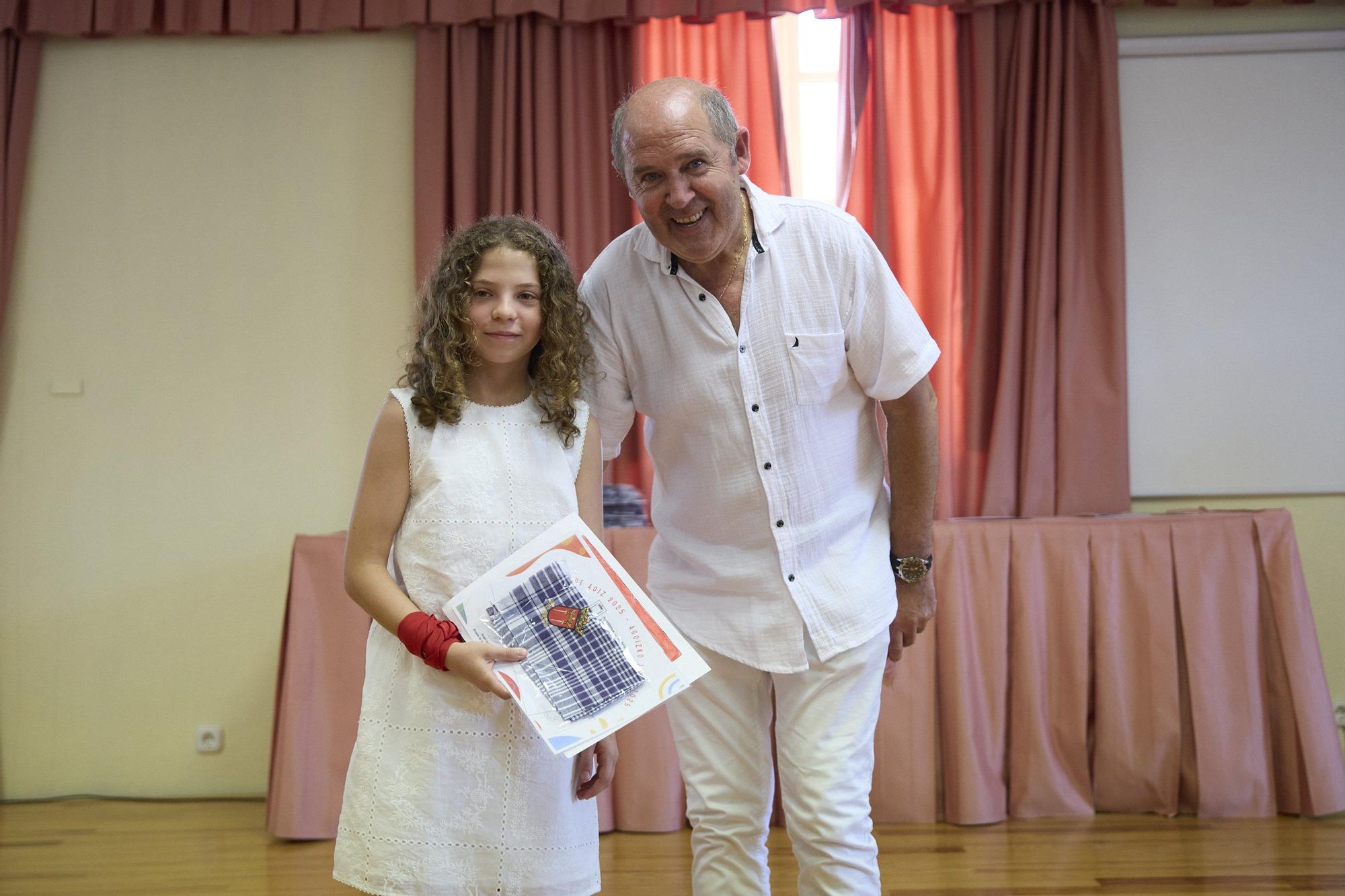 Fotos del chupinazo de fiestas de Aoiz 2025