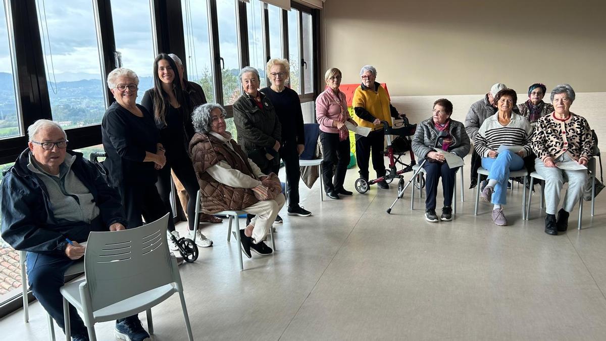 Vecinos de Arrieta en un momento del taller.