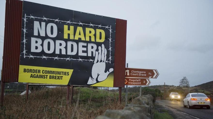 Irlanda del Norte ordena suspender los controles aduaneros del Brexit