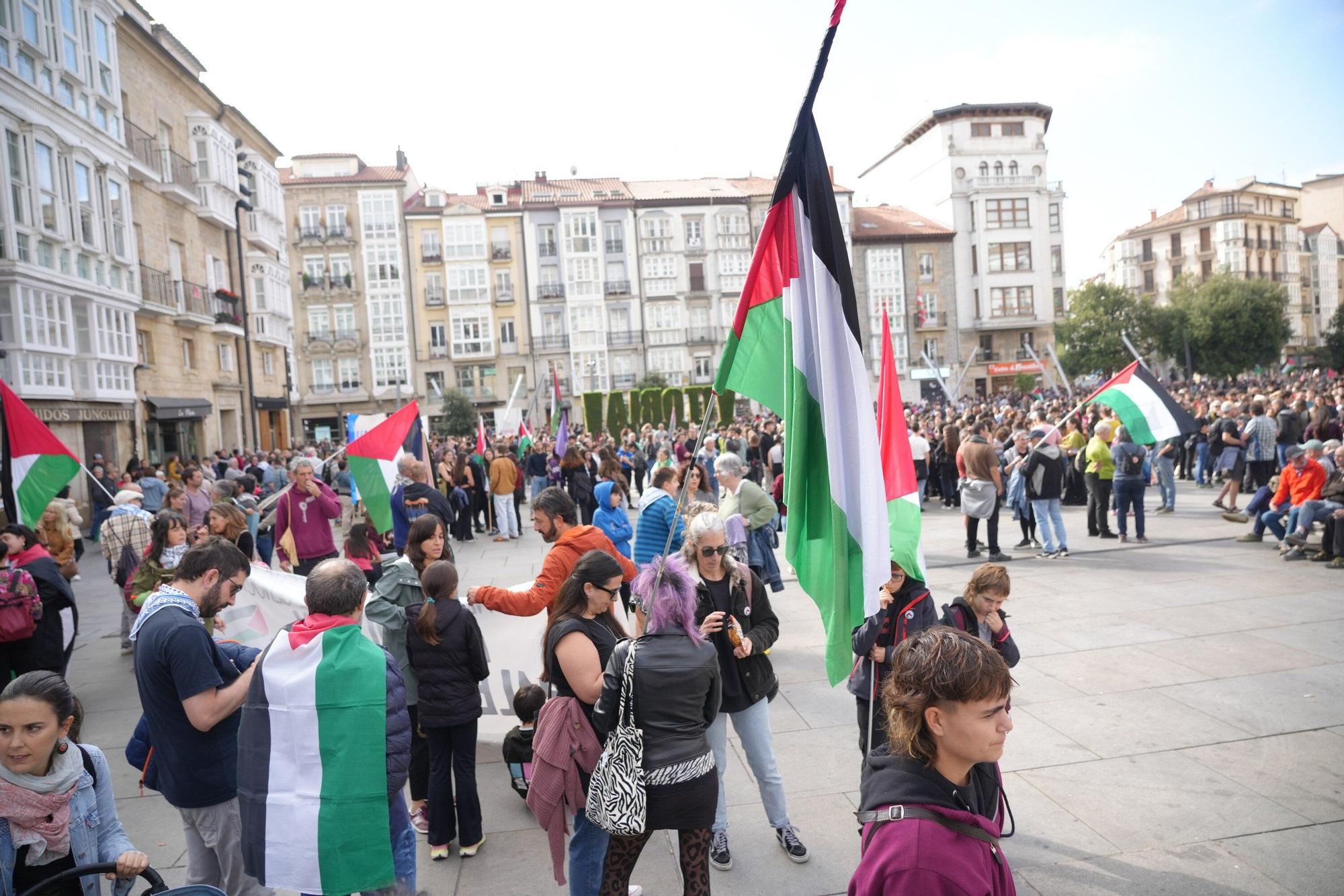 Manifestación en favor del pueblo de Gaza en Vitoria