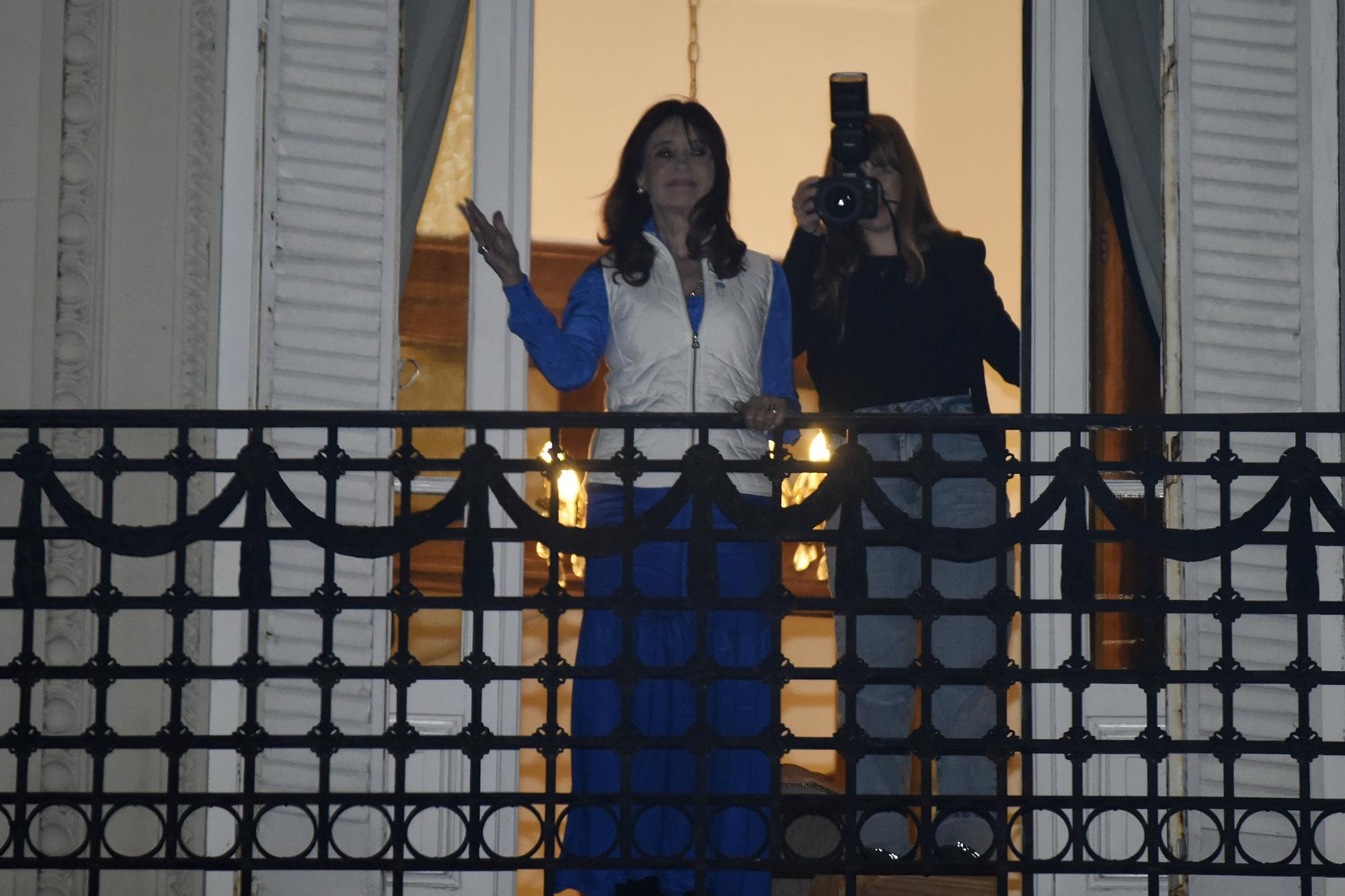 Milei, exultante tras arrasar en las elecciones de medio mandato: "Comienza la construcción de la Argentina grande"