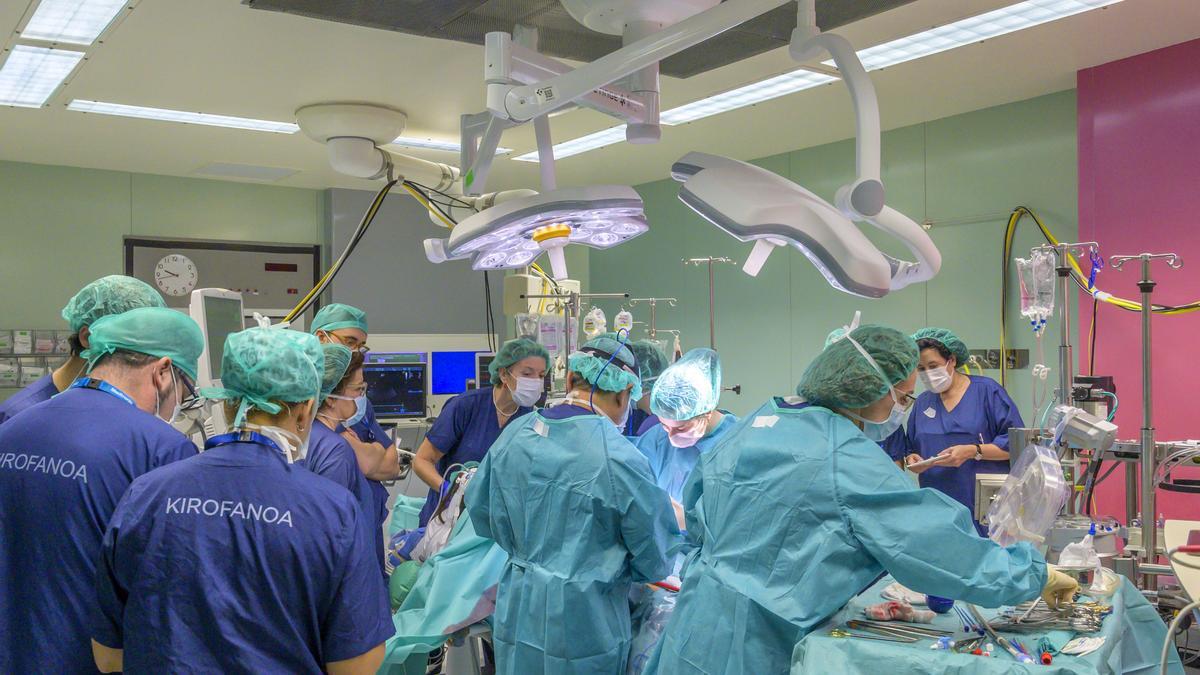 El hospital de Cruces invierte 5,7 millones en cambiar la climatización de los quirófanos