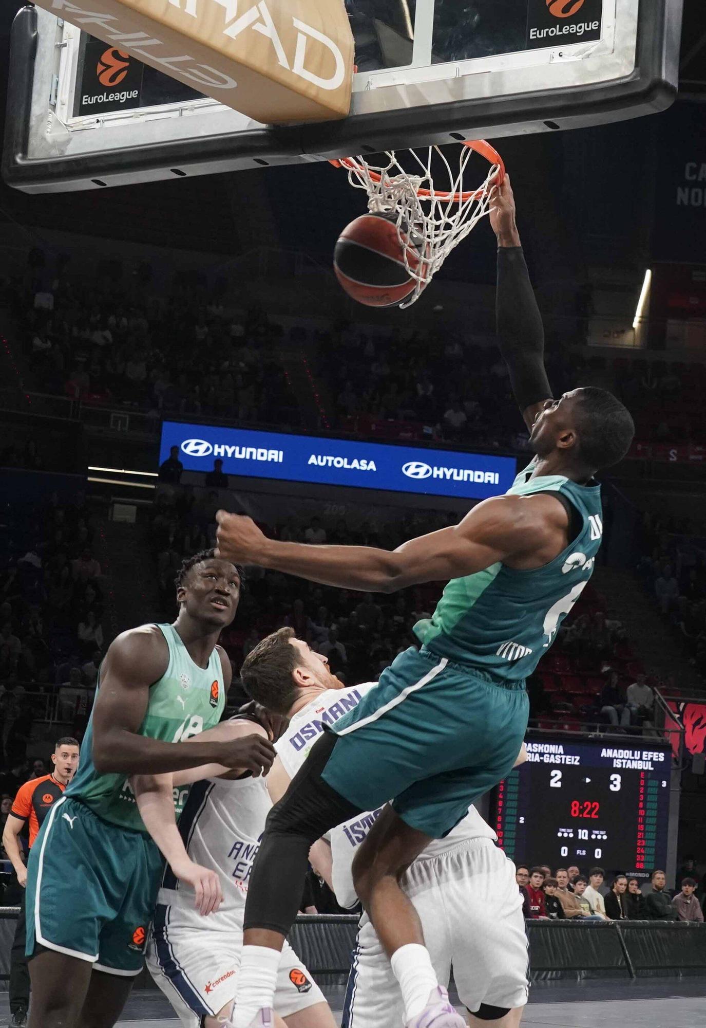 Las mejores imáganes del Baskonia 86-75 Anadolu Efes