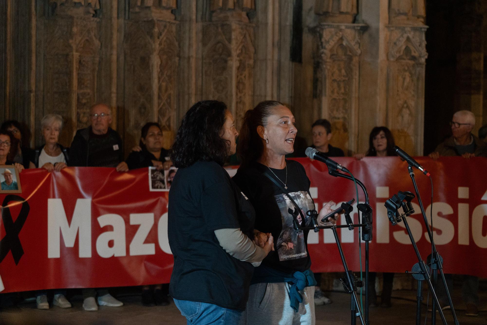 Una concentración ciudadana en València celebra la marcha de Mazón