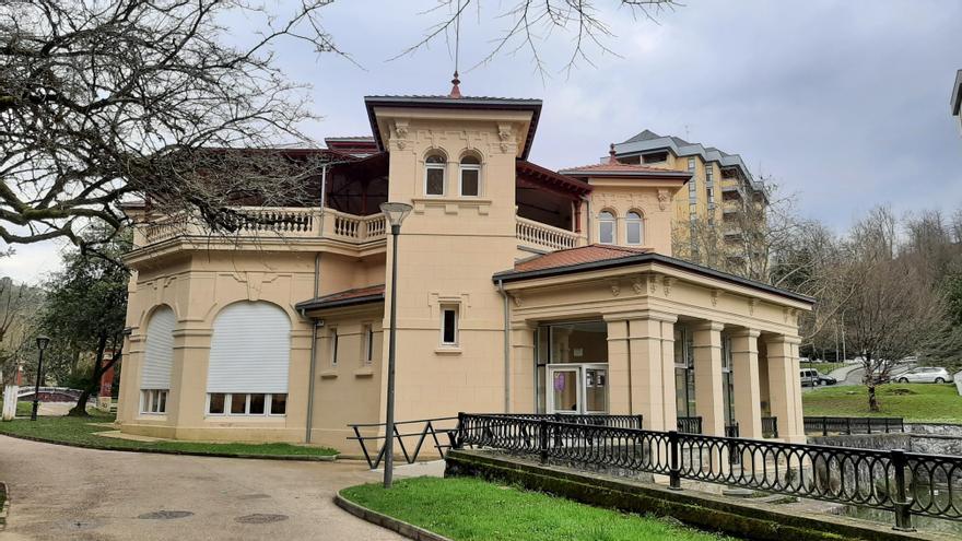 Laudio homenajea a sus mayores con un encuentro intergeneracional en El Casino