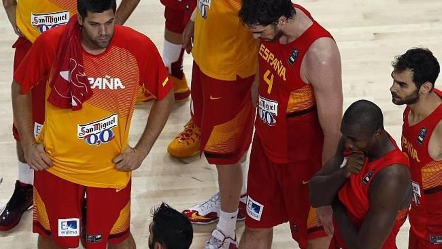 Francia incendia el paraíso y elimina a la peor España