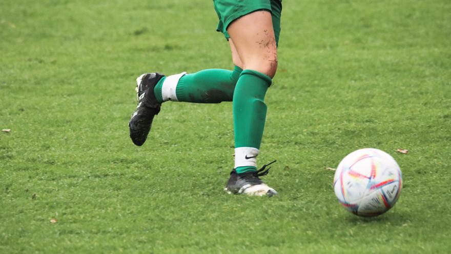 Dos detenidos por agredir gravemente a un rival durante un partido de fútbol