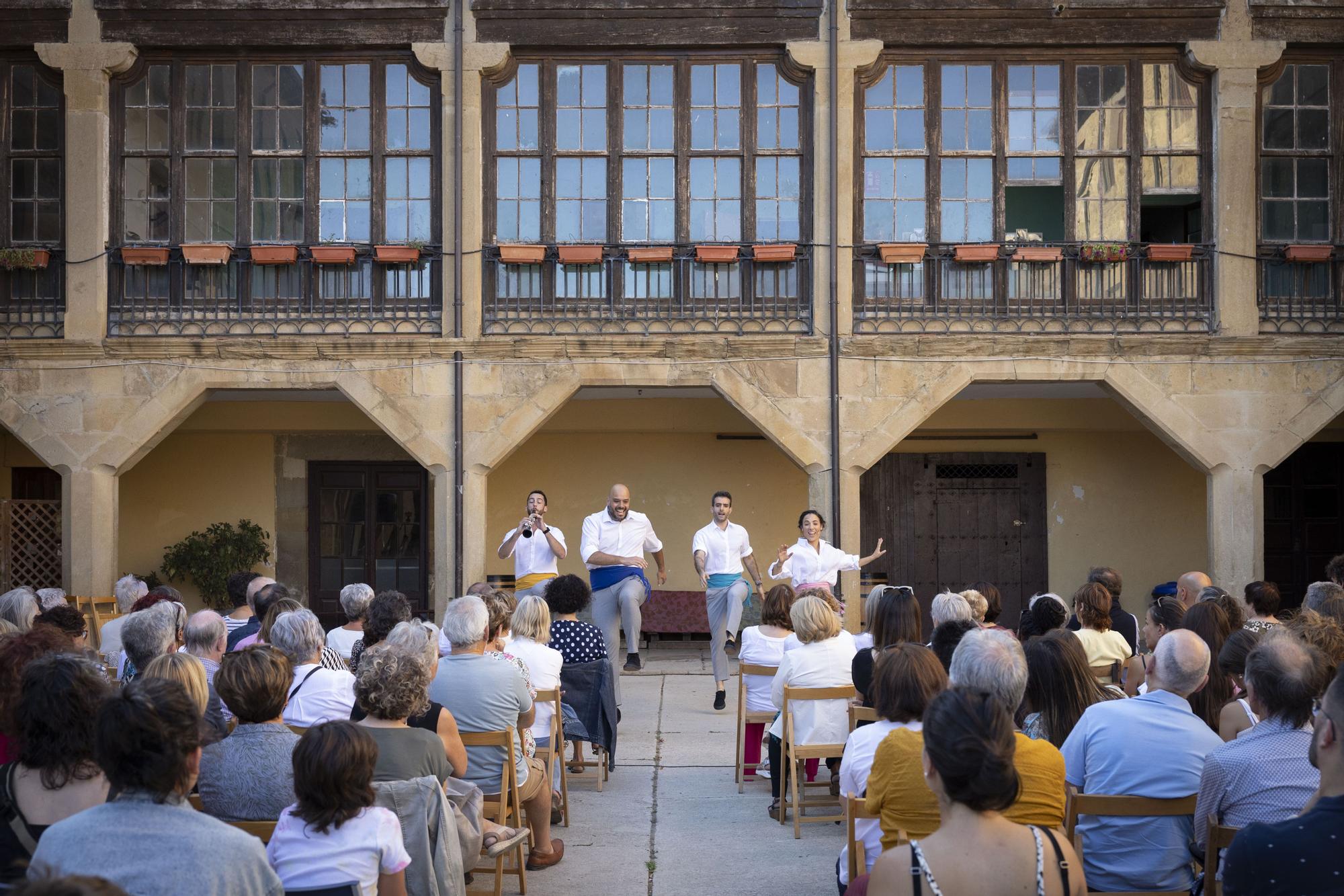 Cáseda acogerá el sábado 23 de agosto a la compañía de teatro De Improviso, con su obra ‘Convergencia’.