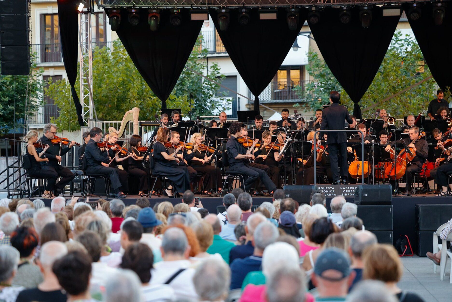 Fotos del concierto de la Orquesta Sinfónica de Navarra en la Plaza del Castillo