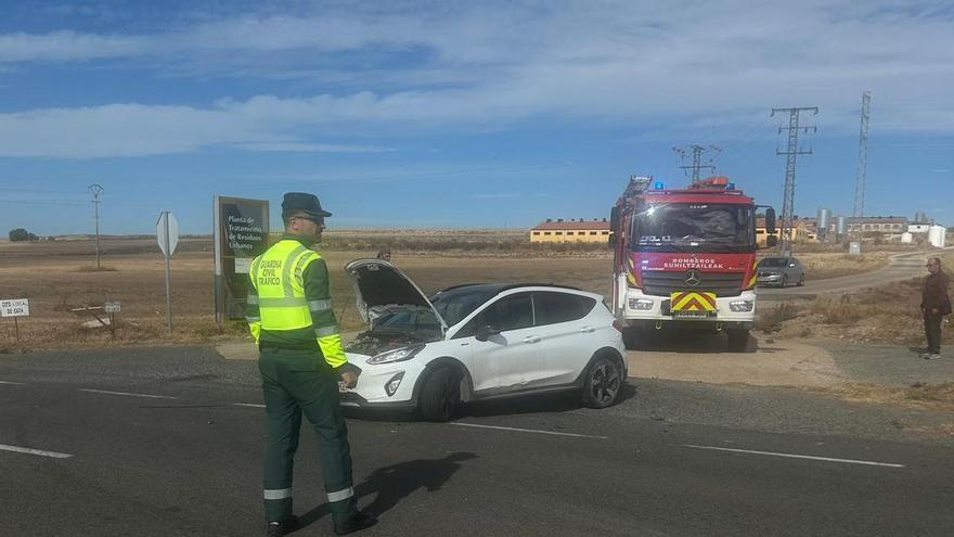 Dos heridas en una colisión entre dos vehículos en Lodosa
