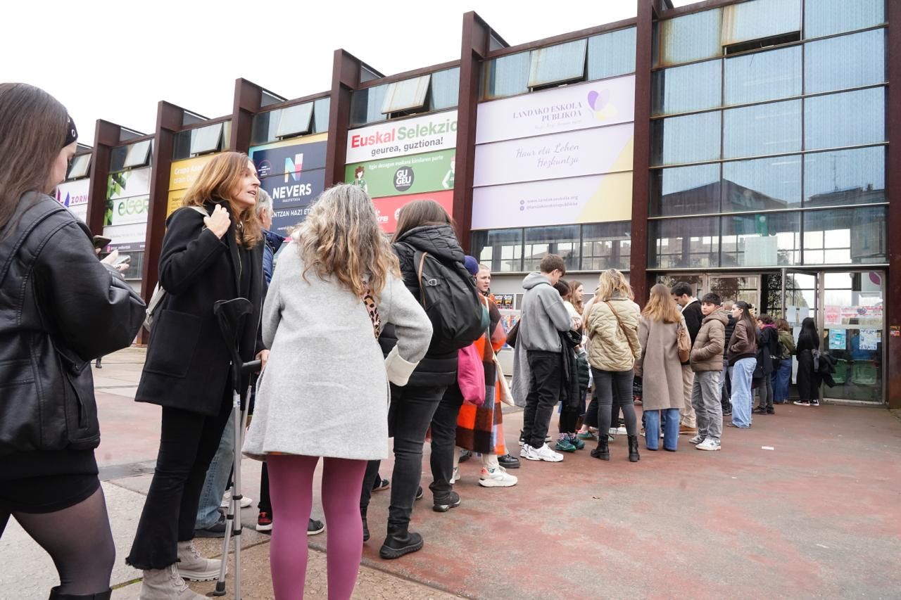 En imágenes: colas para acceder a una Durangoko Azoka a reventar