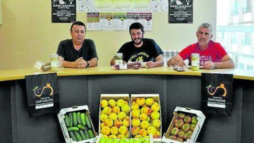 Julio Sádaba (izda), Paolo Albanese y Jaime Zabaleta, durante la presentación.