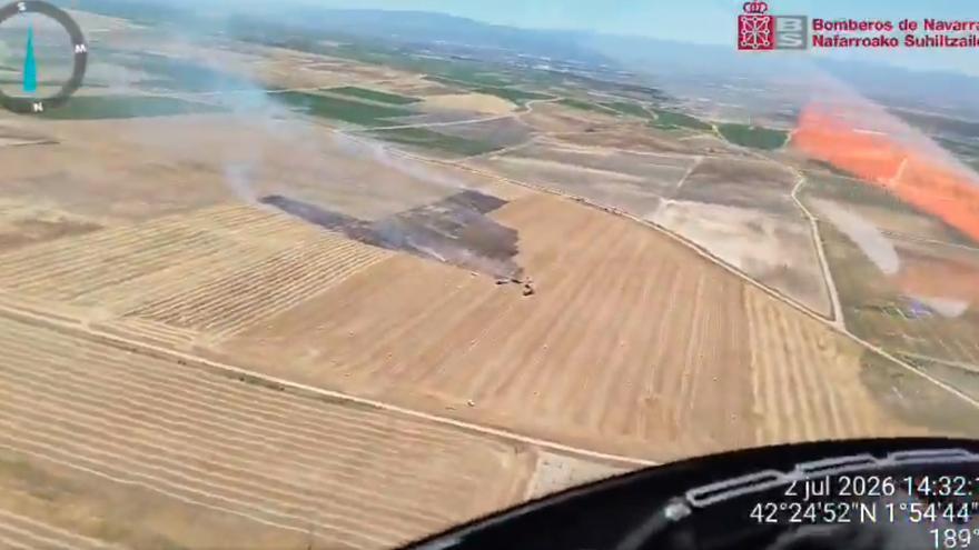 Controlado un incendio originado en una enfardadora que se ha propagado a un campo en Andosilla