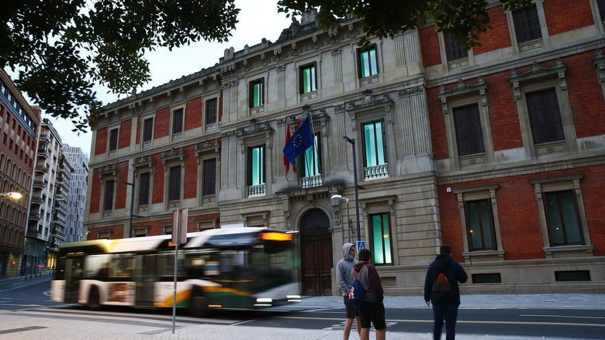 La mayoría política en Navarra denuncia la "agresión" de EEUU contra Venezuela