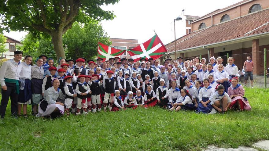 Seis décadas de danza en Sondika