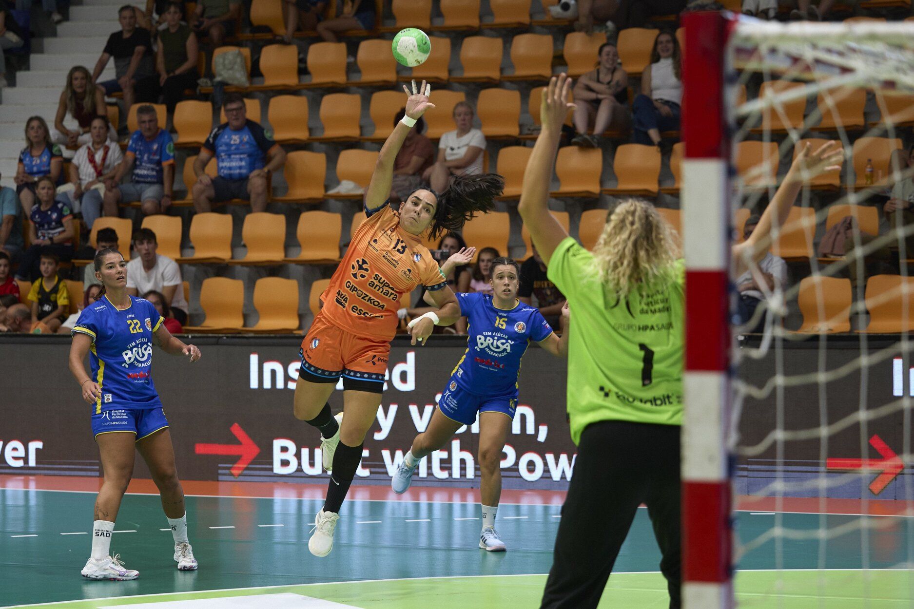 Fotos de las semifinales de la Supercopa Ibérica de balonmano en Anaitasuna