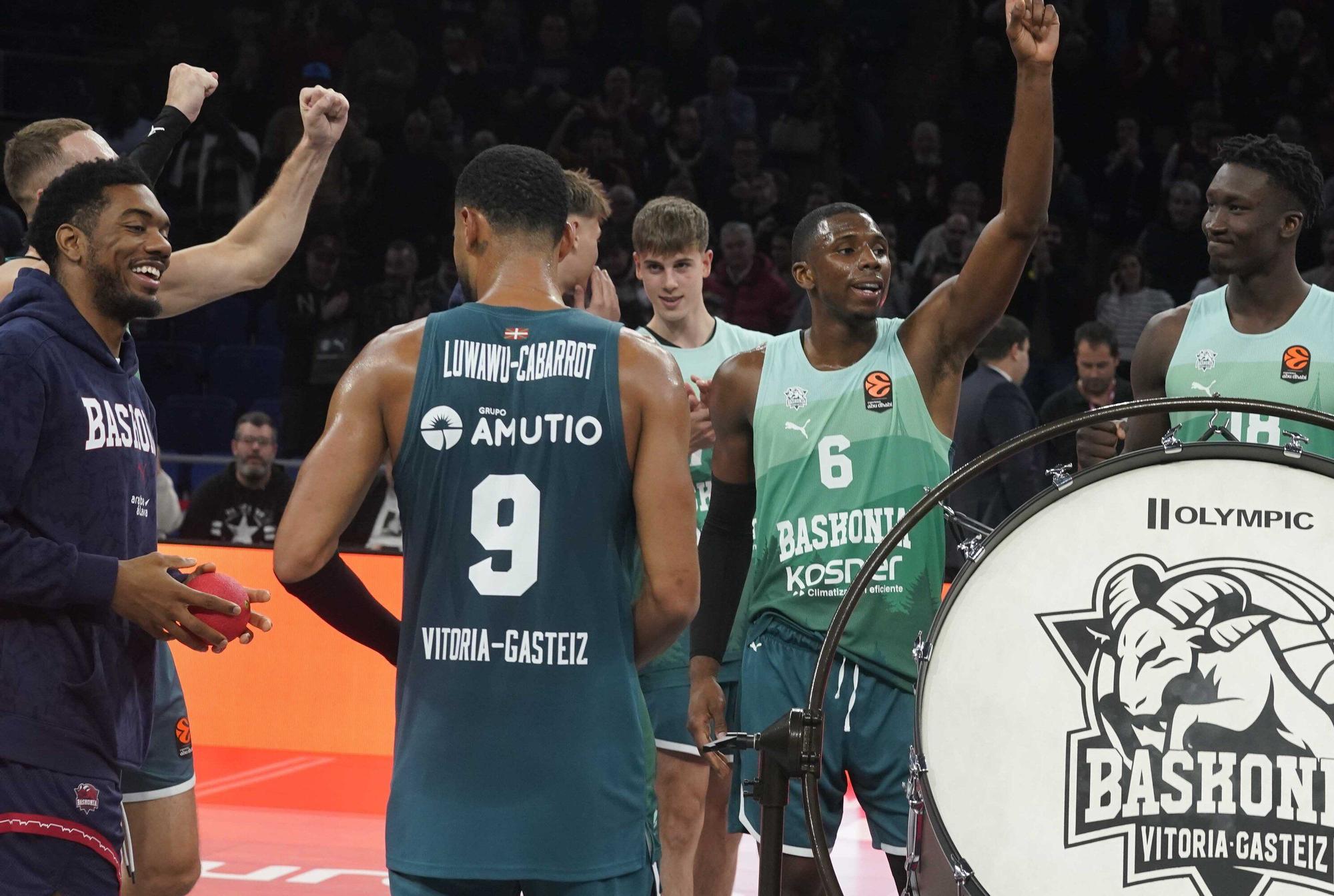 Todas las imágenes del Baskonia - Dubái (92-85)