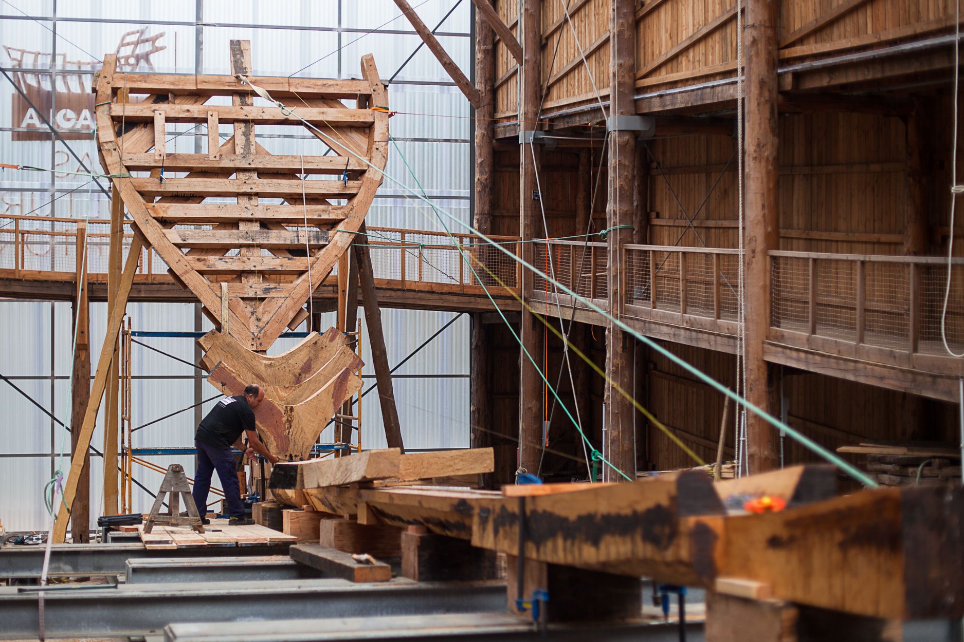 2014-9-29. Construcción de la réplica de la Nao San Juan, ballenero vasco hundido en Canadá en 1565, en Ondartxo.