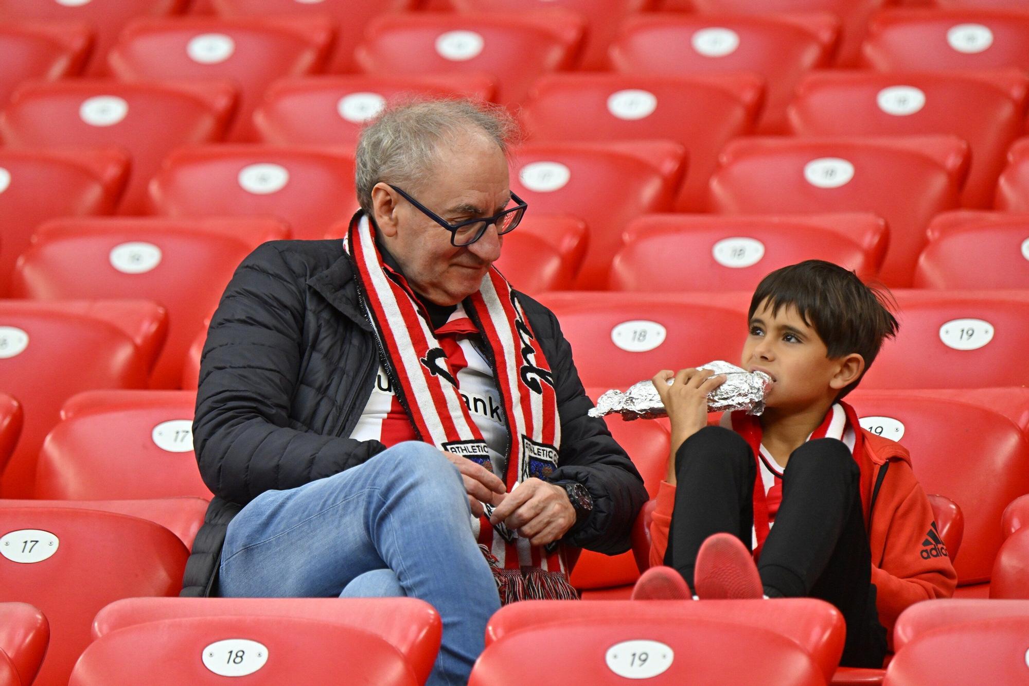 En imágenes: búscate en nuestra galería de la grada del Athletic-Getafe