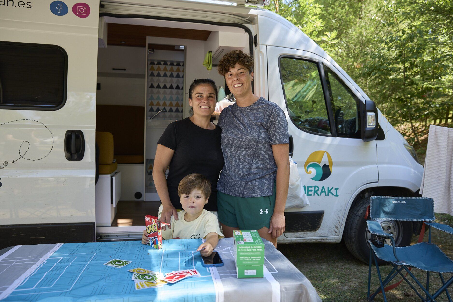 Fotos de turistas en el camping Murkuzuria en Esparza de Salazar