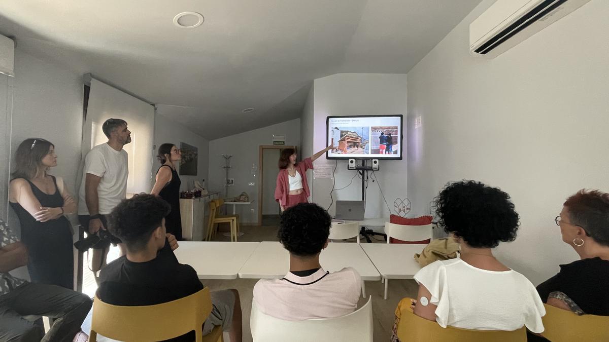 Presentación de todo el proyecto por parte de Ioar Cabodevilla y Maddi Berraondo