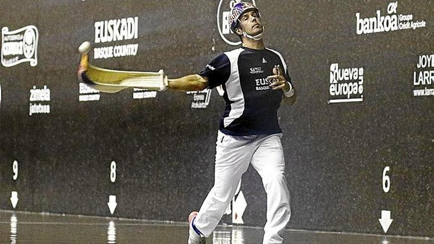 Iñaki Osa Goikoetxea, durante un partido en Gernika.