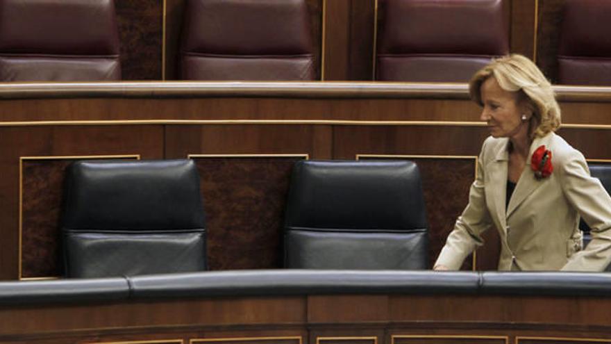 La vicepresidenta del Gobierno para Asuntos Económicos, Elena Salgado, durante el pleno del Congreso.