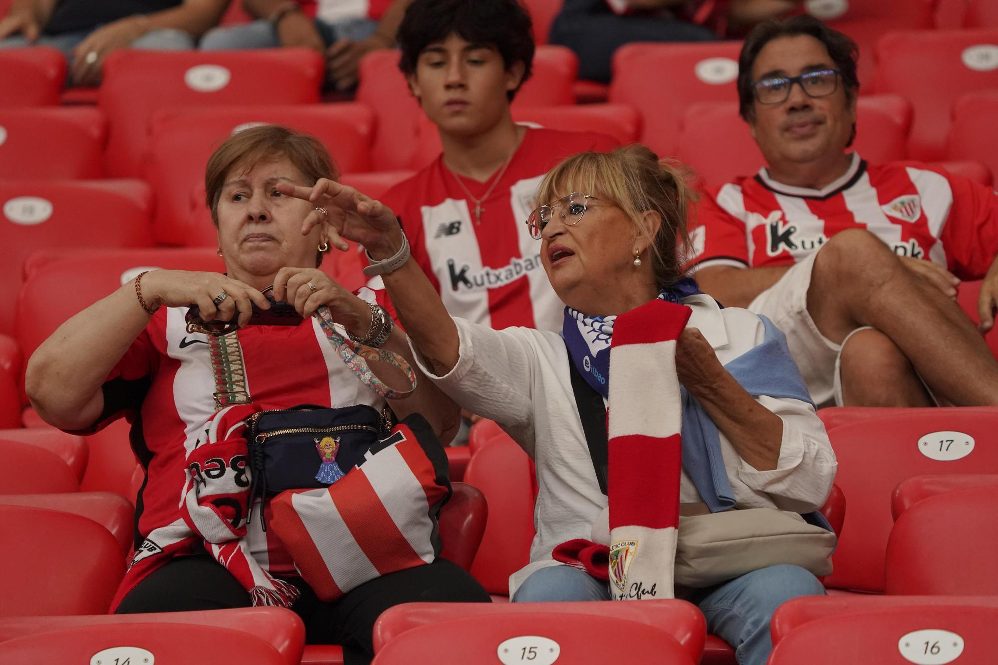 En imágenes: ¿Has estado en San Mamés viendo el Athletic-Sevilla? Búscate en nuestra galería