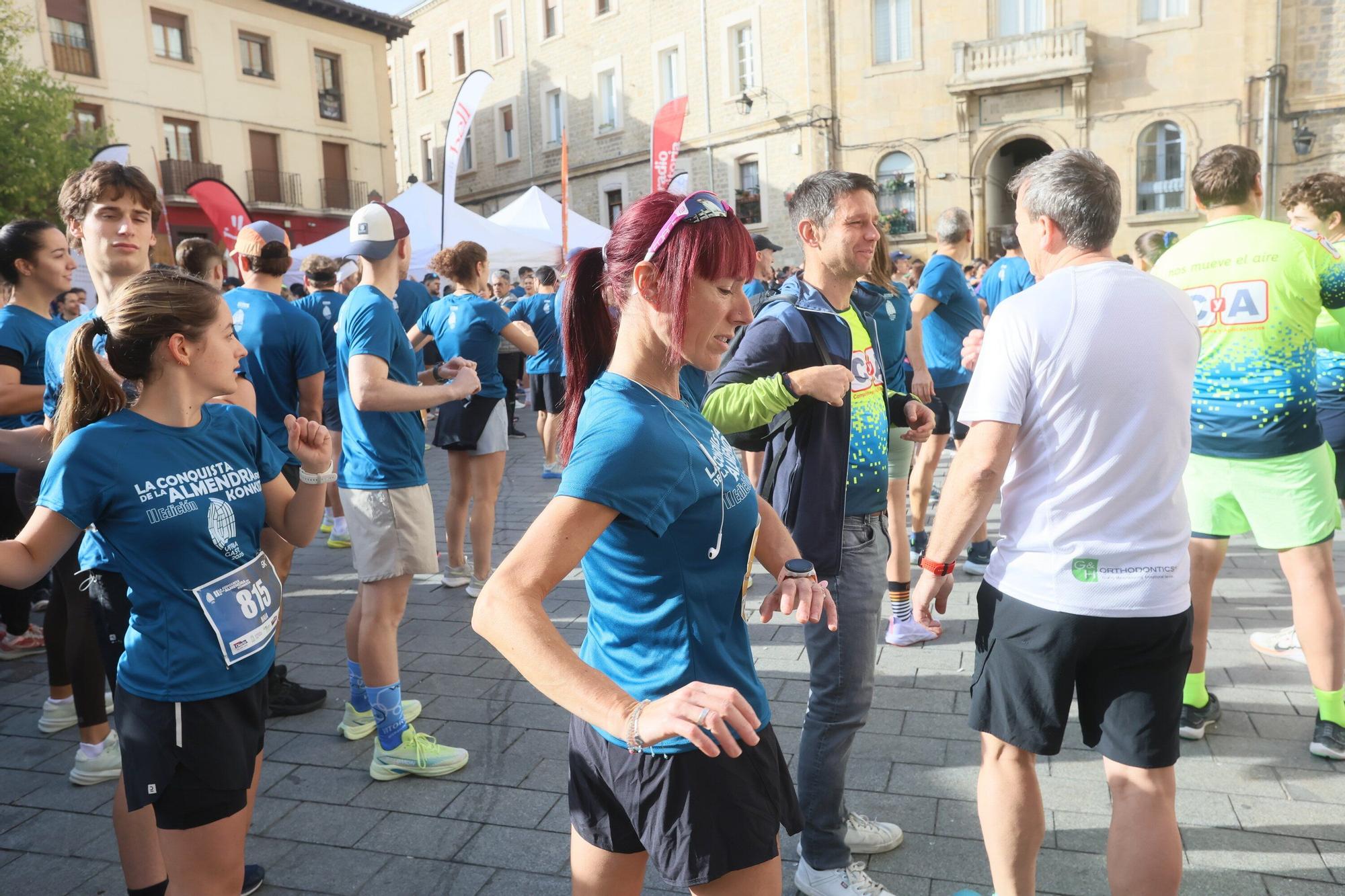 En imágenes: Buen tiempo y buen ambiente en la Conquista de la Almendra (¡Búscate en las fotos!)