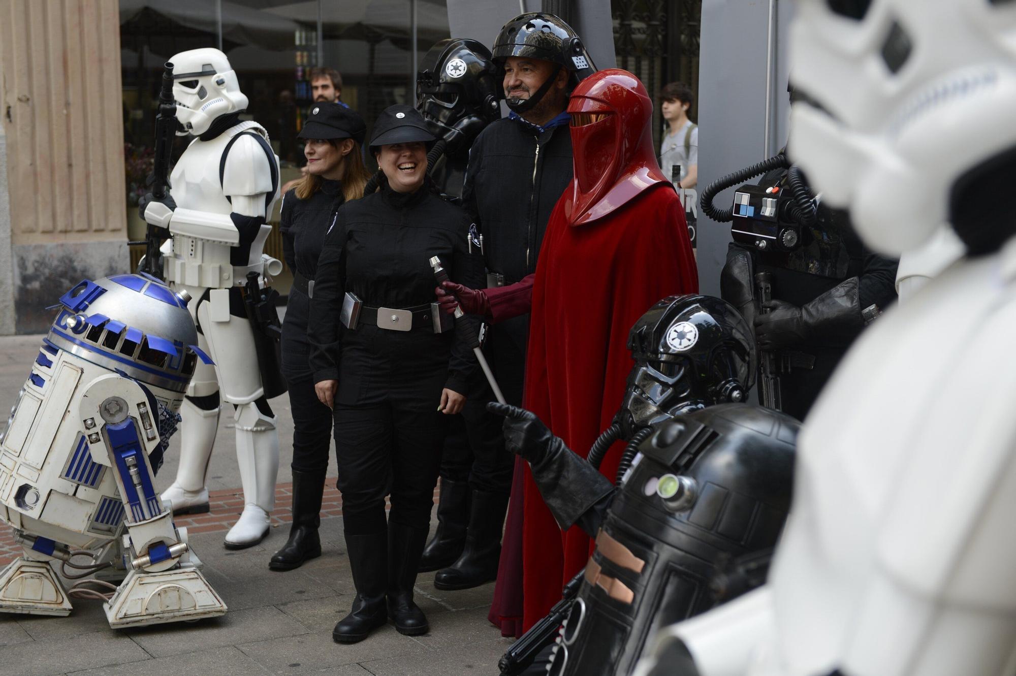 En imágenes: los personajes de Star Wars irrumpen en plena Aste Nagusia