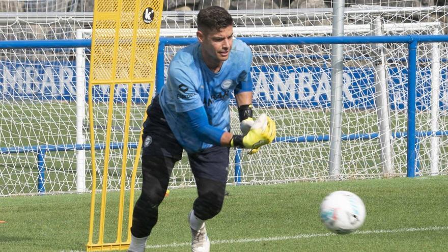 Raúl Fernández entrenó por primera vez frente a los suyos.