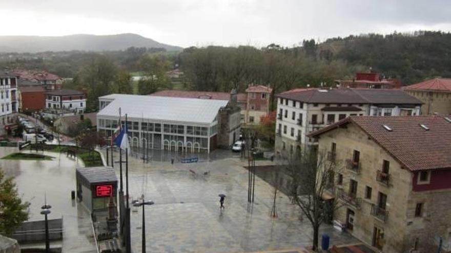 Esta recién reformada zona peatonal se llamará Euskal Pizkundea Etorbidea.