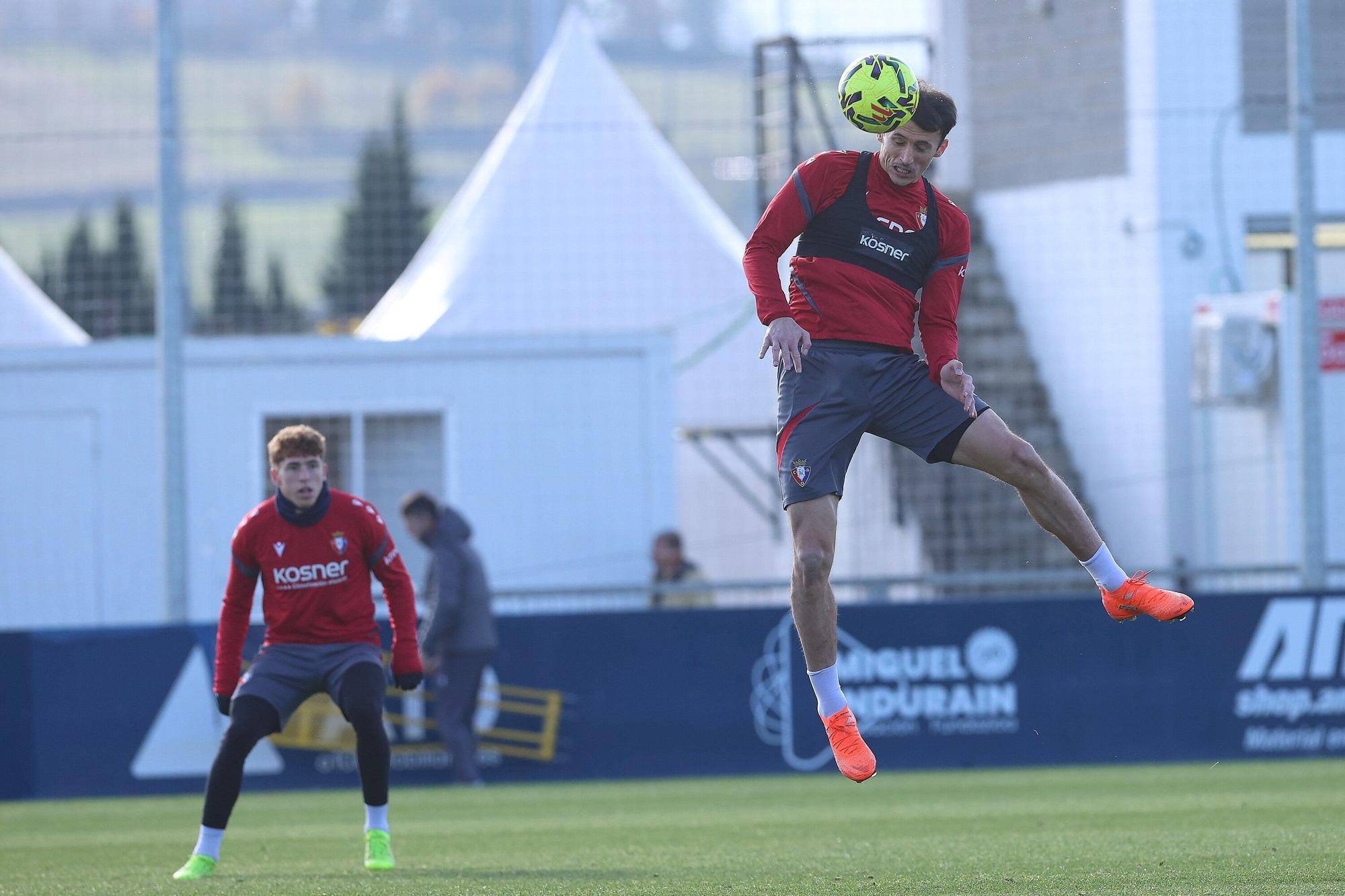 Fotos del entrenamiento de Osasuna y de la rueda de prensa de Lisci de este viernes 28 de noviembre