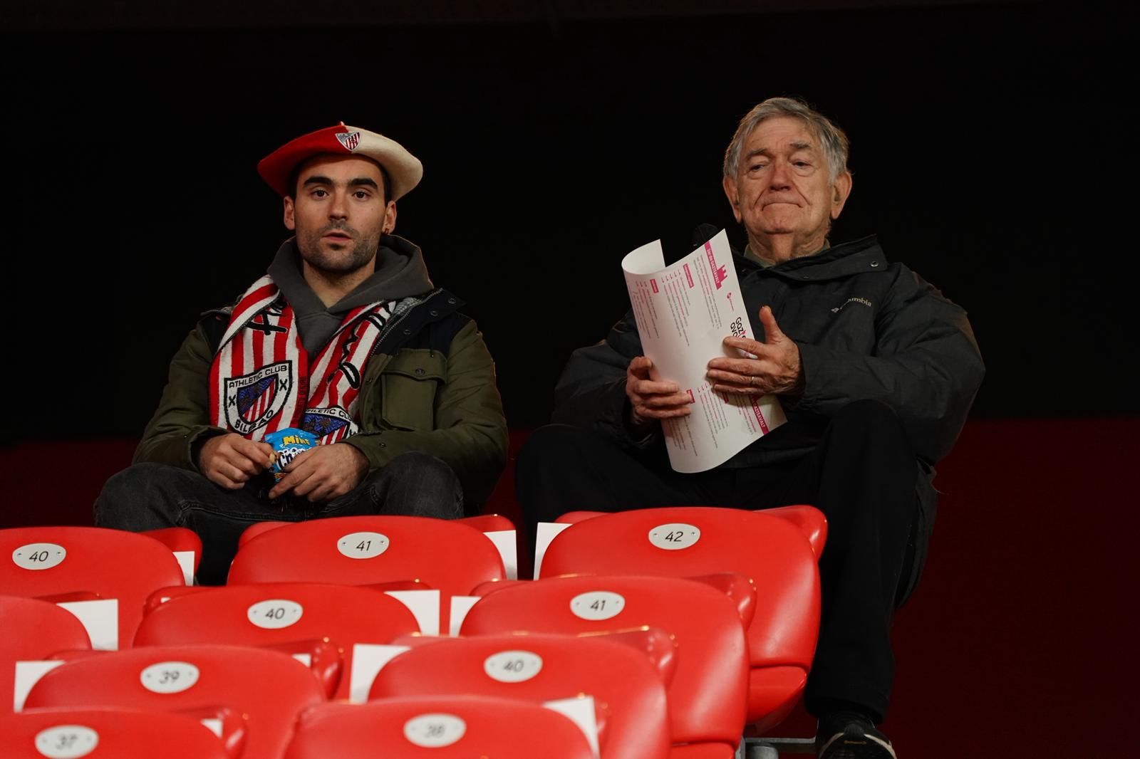 En imágenes: ¿Has estado en San Mamés viendo el Athletic-Real Oviedo? Búscate en nuestra galería de fotos