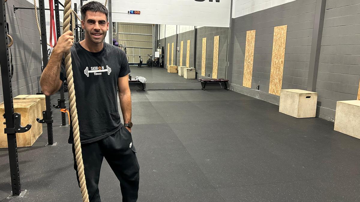 Josu Odriozola en su local de Sasoi On en Zumaia.