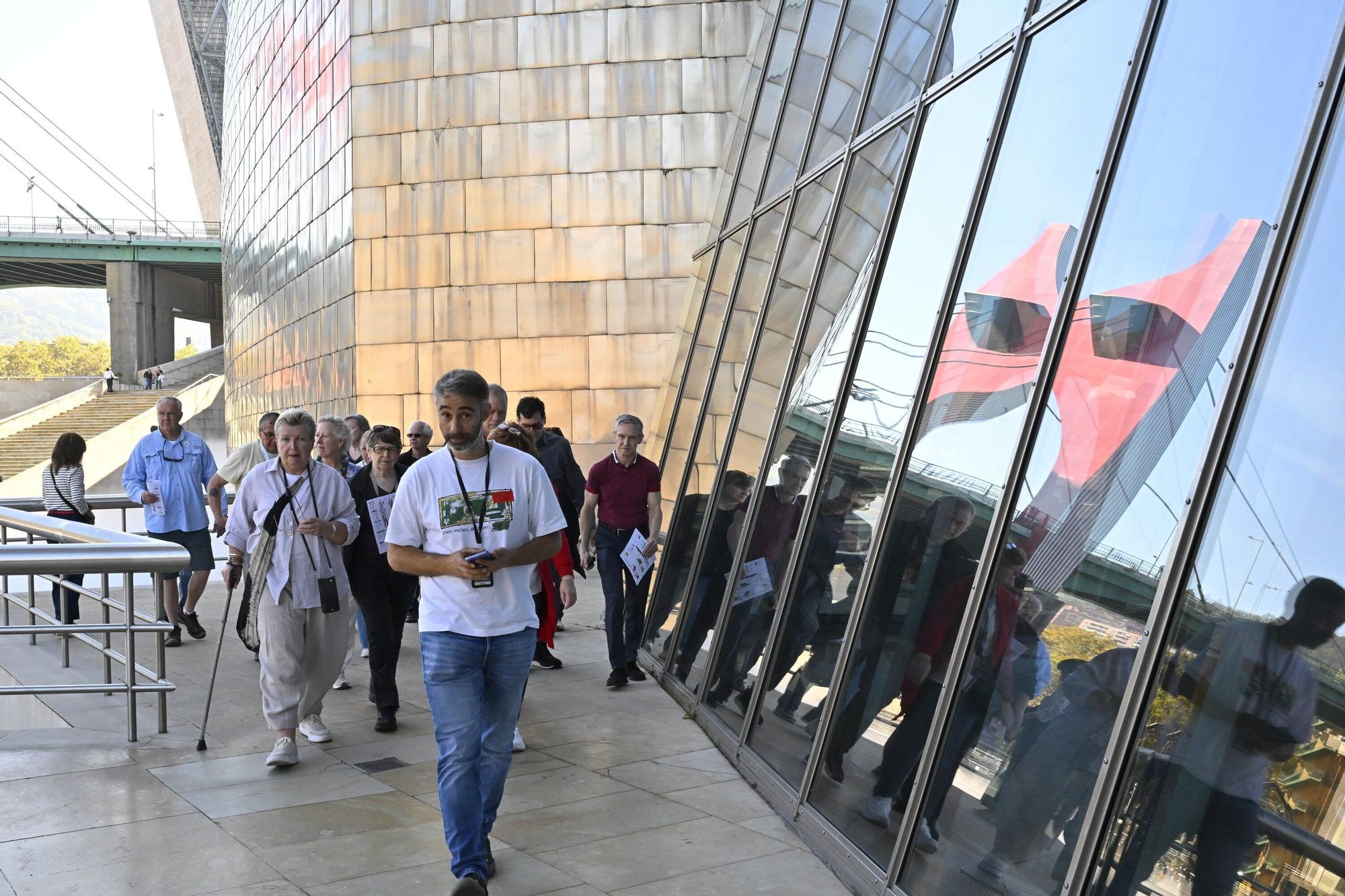 El Museo Guggenheim acoge a miles de visitantes en su 28º cumpleaños