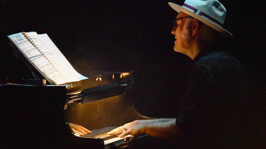 Ludovico Einaudi desplegará su arte musical este sábado 13 junio en el Navarra Arena
