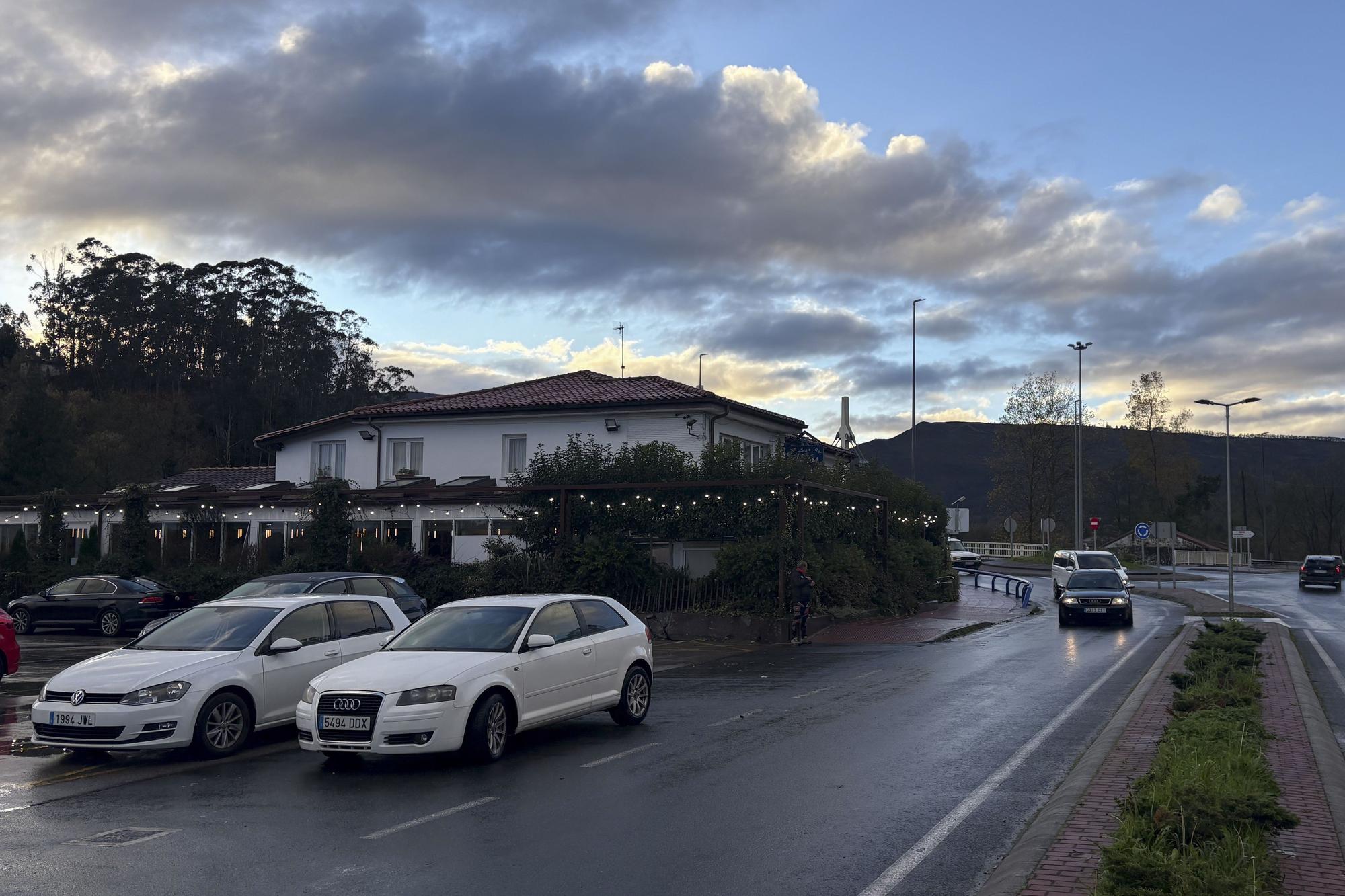 En imágenes: Fallecen tres jóvenes en un accidente de tráfico en Cabezón de la Sal