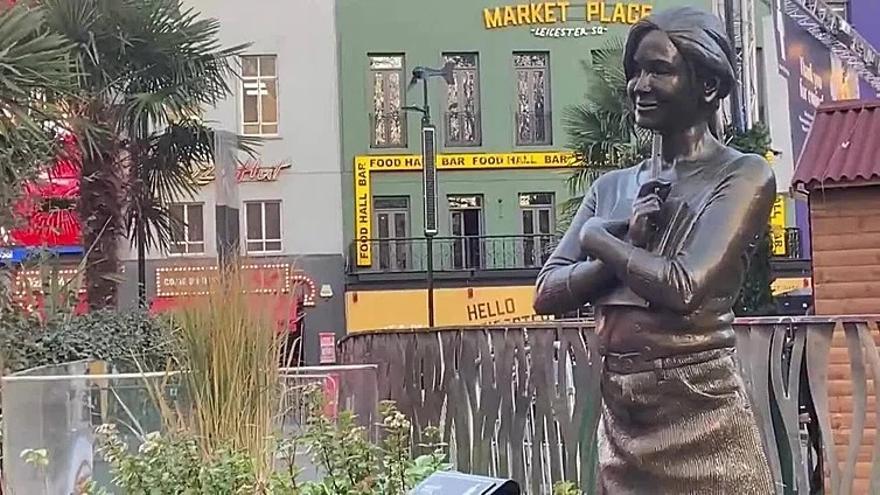 Renée Zellweger inaugura una estatua dedicada a Bridget Jones en Londres