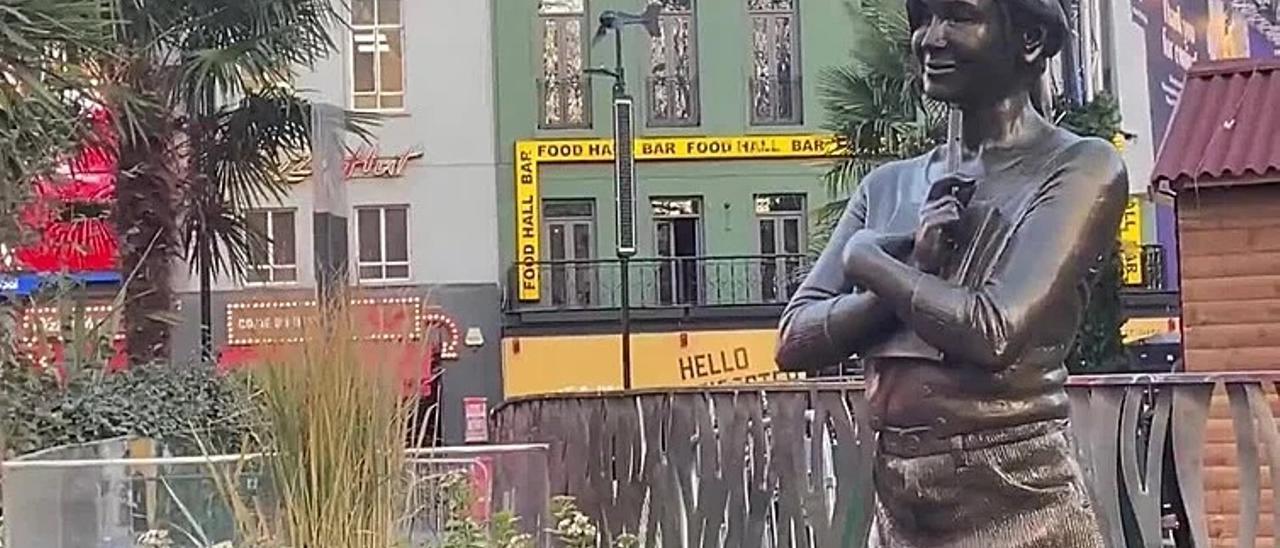 Renée Zellweger inaugura una estatua dedicada a Bridget Jones en Londres