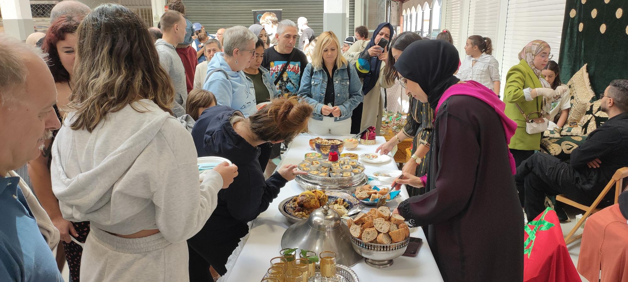 El buen ambiente presidió el encuentro entre culturas y la solidaridad en Azkoitia