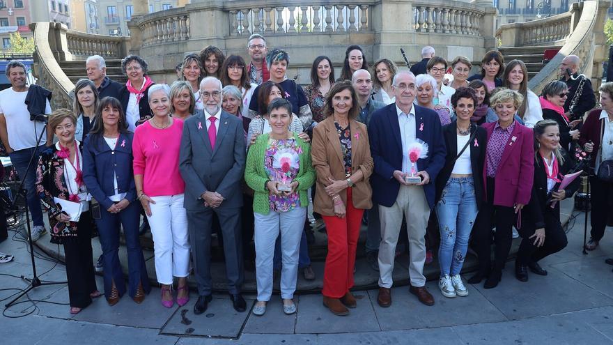 Saray reconoce la labor del equipo de cirugía mamaria del HUN por su profesionalidad y trato humano