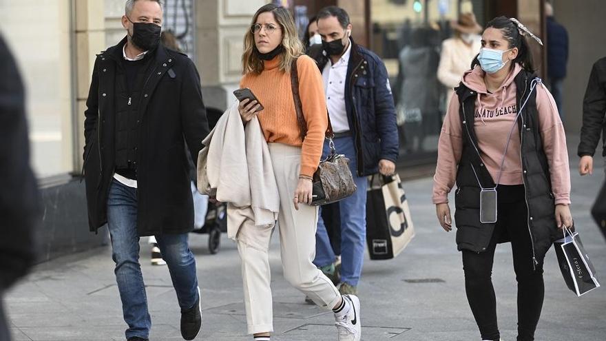 La pandemia sigue a la baja en Euskadi: 1.037 casos y 65 pacientes en UCI