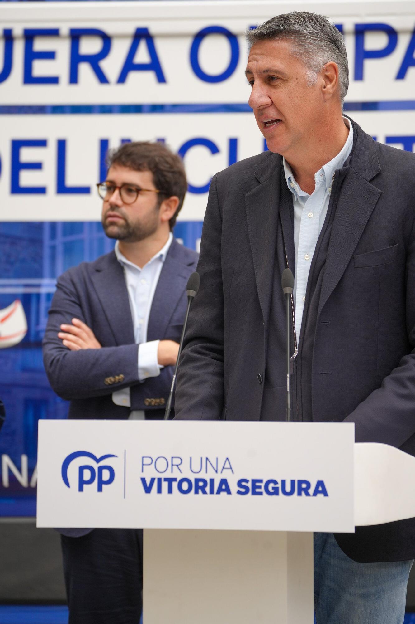 García Albiol apoya en Vitoria la campaña del PP "contra okupas y delincuentes"