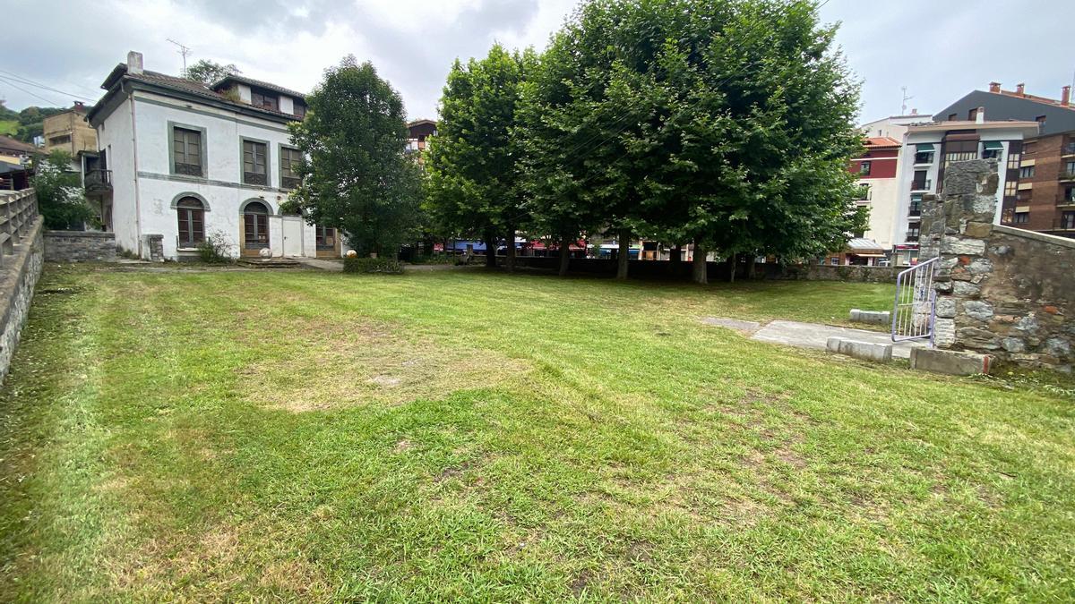 Así estaba el jardín Erkibe de Zumaia antes de comenzar las obras.