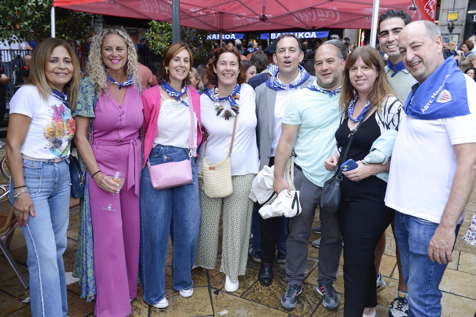 En imágenes: El tradicional Txikiteo Nagusia reúne a una treintena de actores y actrices